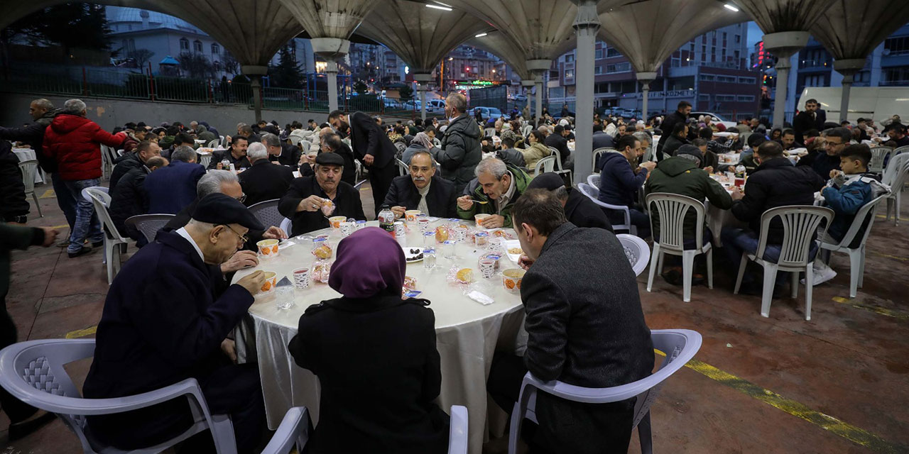 Fethi Yaşar, Şentepelilerle iftar sofrasında bir araya geldi