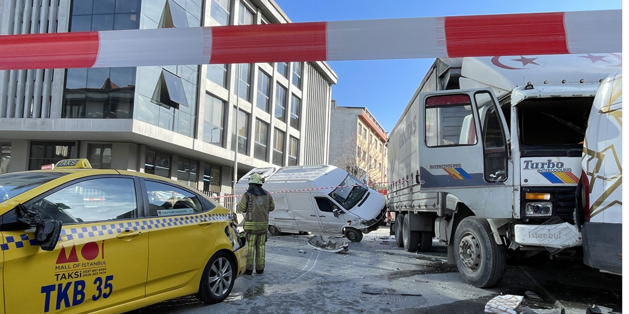 İstanbul'da feci kaza! kamyon 6 aracı biçti geçti