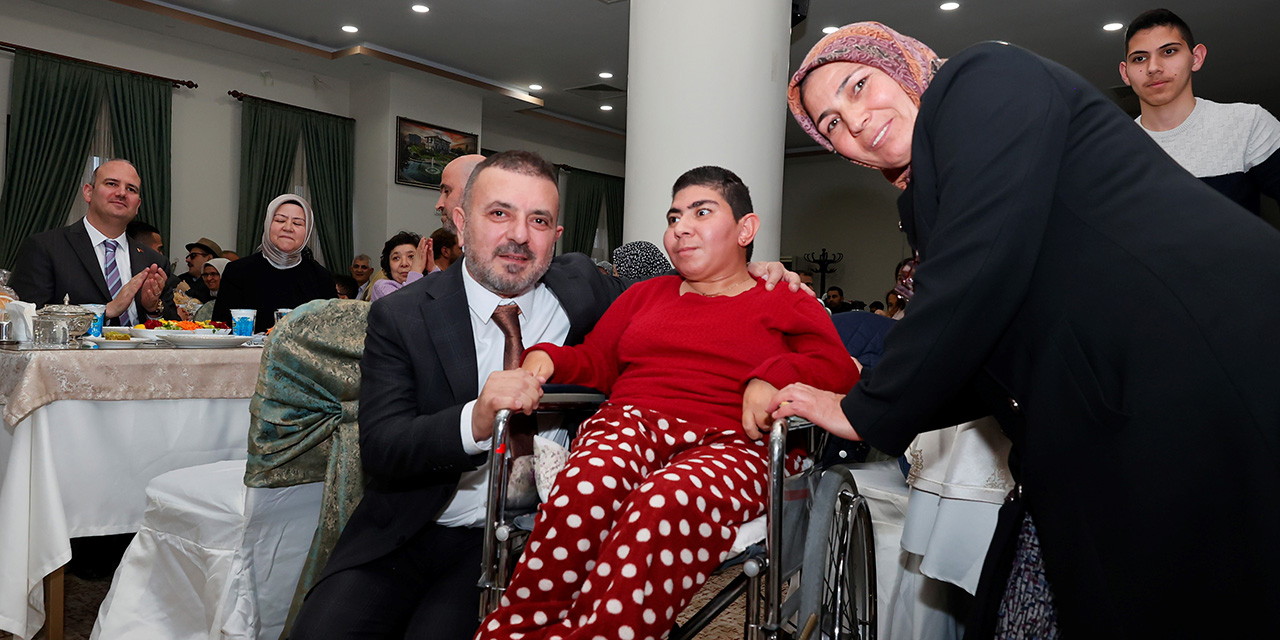 Sincan Belediyesi’nden engelli vatandaşlar ve ailelerine iftar