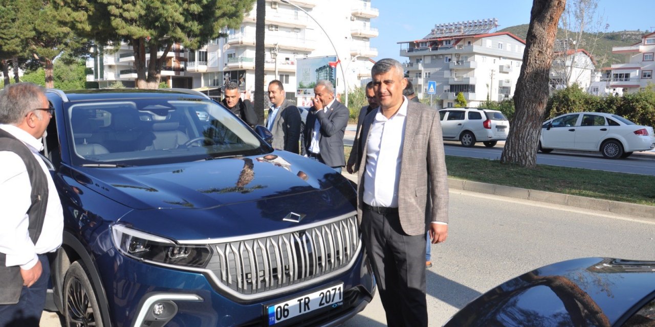 Bakan Çavuşoğlu'dan TOGG tanıtımı