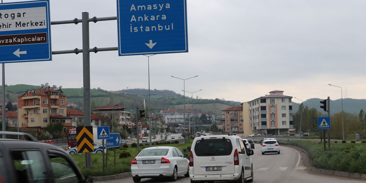 Bayram tatili dönüşü kara yollarında yoğunluk yaşandı, hangi yollar kapalı?