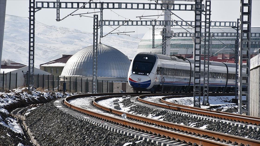 Ankara-Sivas Yüksek Hızlı Treni, ilk ücretsiz seferini yaptı