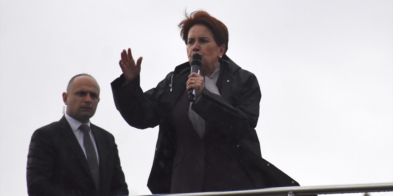 İYİ Parti Genel Başkanı Akşener: Bu arkadaşlar T.C.'yi kaldırdılar ya, biz her yere T.C. yazacağız