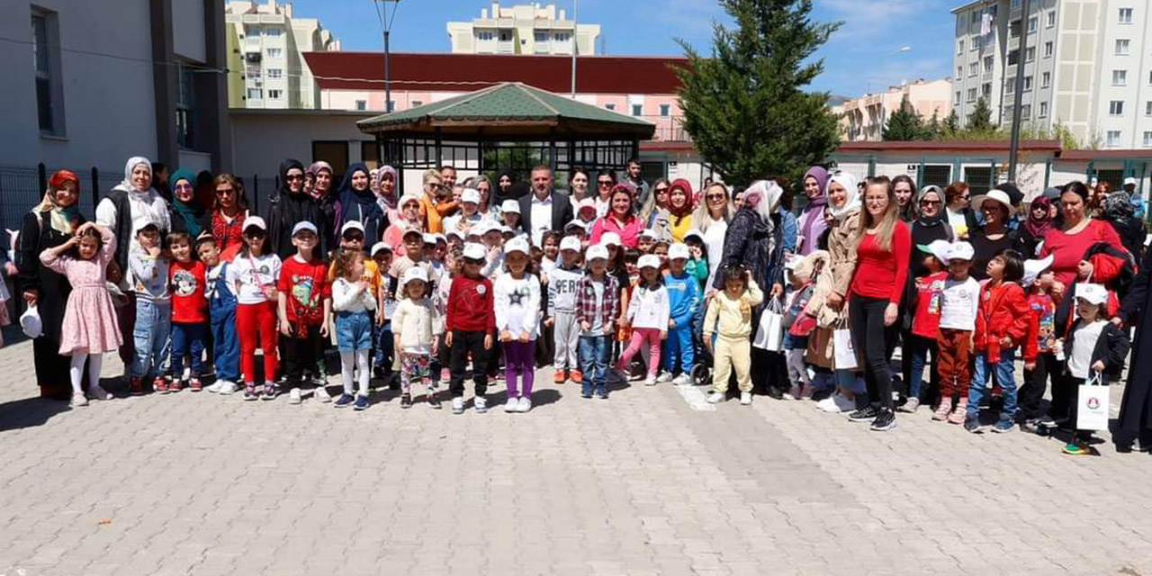 Ankara'da Sincan Belediyesi Sevgi Bahçesi Öğrencilerle Şenlendi