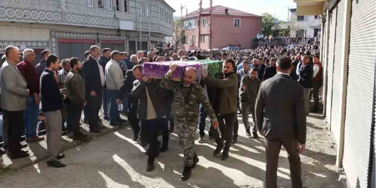 AK Partili Trabzon Belediye Başkanı'na cenazede sert tepki