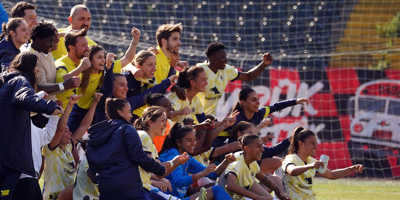 Fenerbahçe kadın futbol takımı yarı finalde