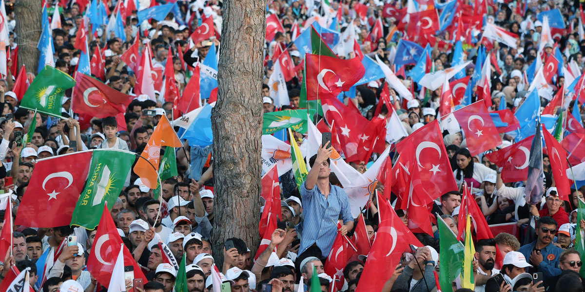 AK Parti Mardin mitingine kaç kişi katıldı?