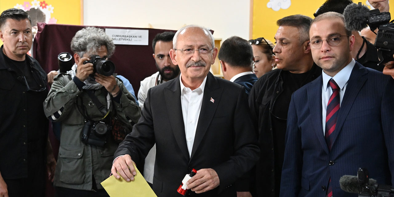 Cumhurbaşkanı adayı Kemal Kılıçdaroğlu, sandık başında