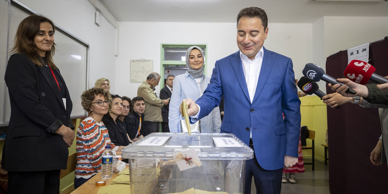 Deva Partisi Genel Başkanı Ali Babacan oyunu kullandı