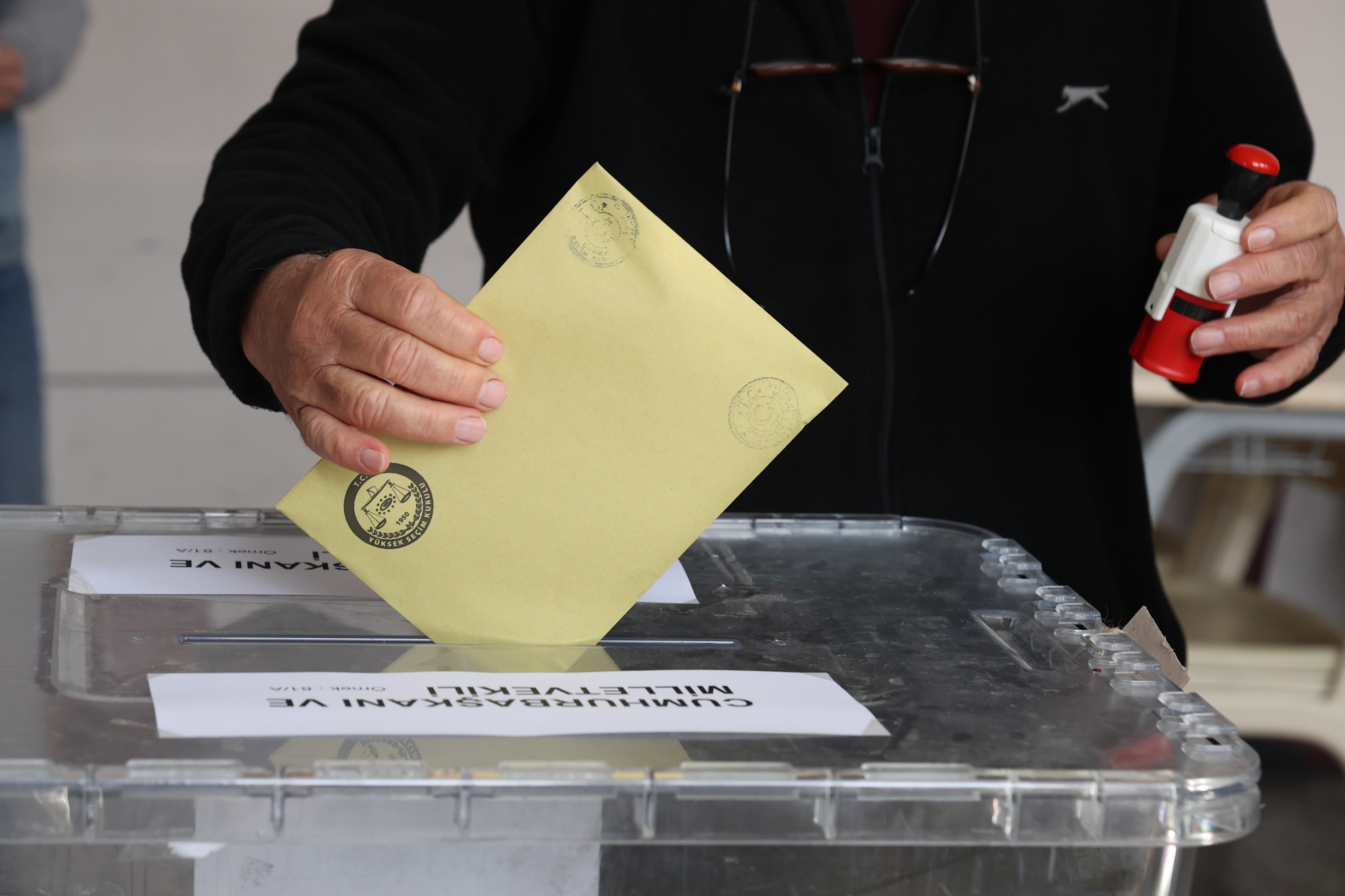 YSK yurtdışında oy verme süresini tekrar uzattı