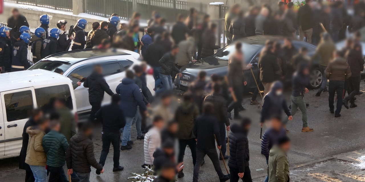 19 Mayıs töreninde CHP'liler ile MHP'liler birbirine girdi!