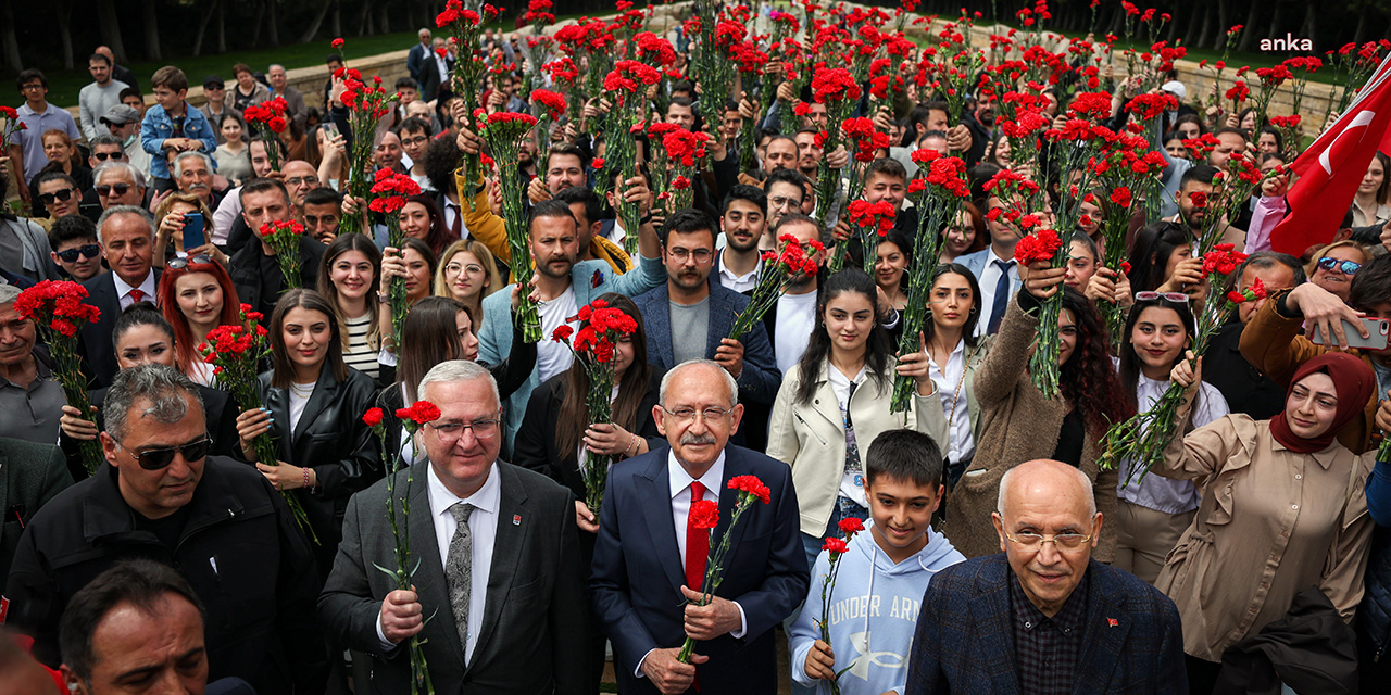 Cumhurbaşkanı adayı  Kılıçdaroğlu Anıtkabir'i ziyaret etti