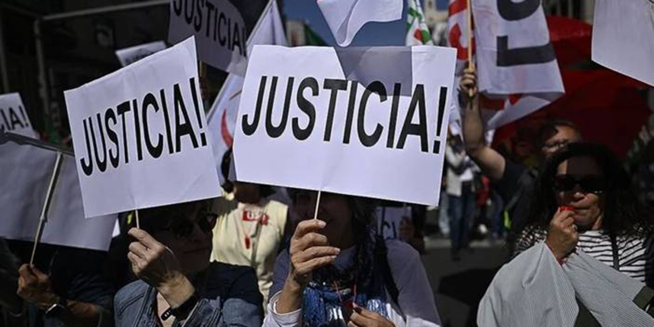 İspanya'da süresiz grev yapıldı