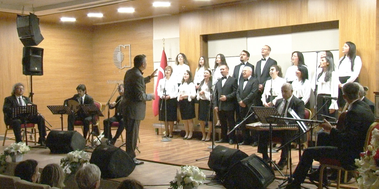 Atılım Üniversitesi korosu “Saz ile Söz Aşkı” konseri düzenledi