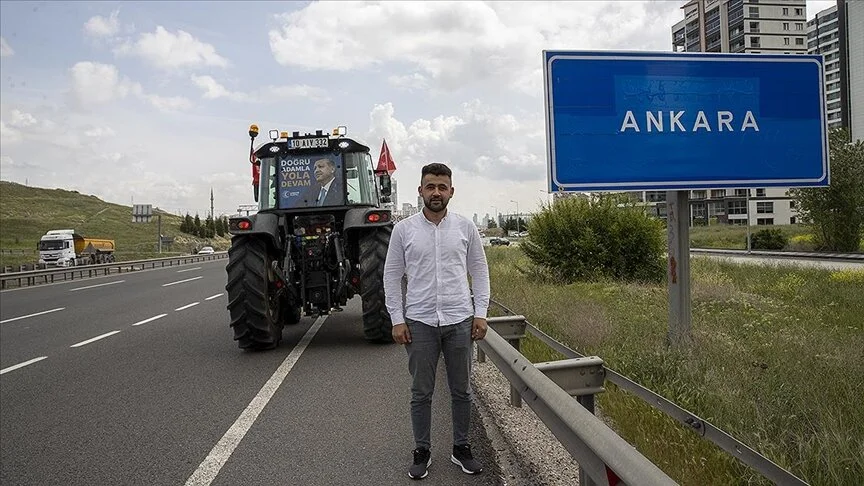 Balıkesir'den Ankara'ya traktörüyle geldi! Geliş sebebi  ise şaşırttı!