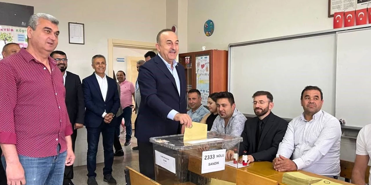 Çavuşoğlu oyunu kullandı: İkinci tur demokrasi şöleni halinde gerçekleşsin