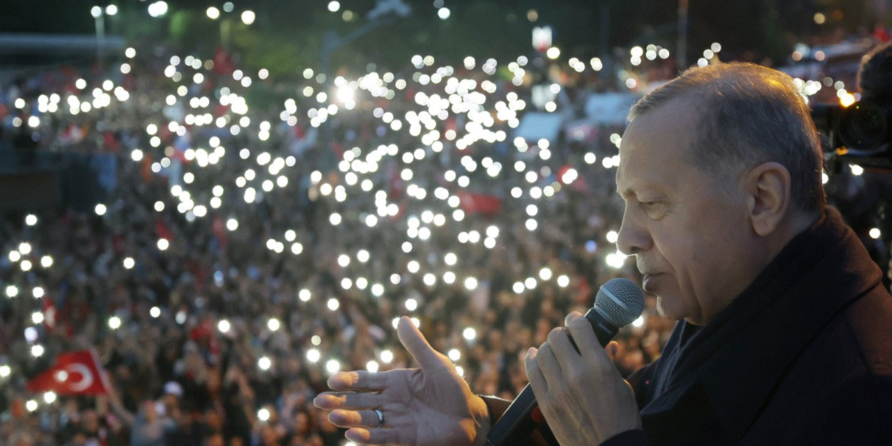 Cumhurbaşkanı Erdoğan balkon konuşmasını gerçekleştirdi: Kazanan demokrasimizdir