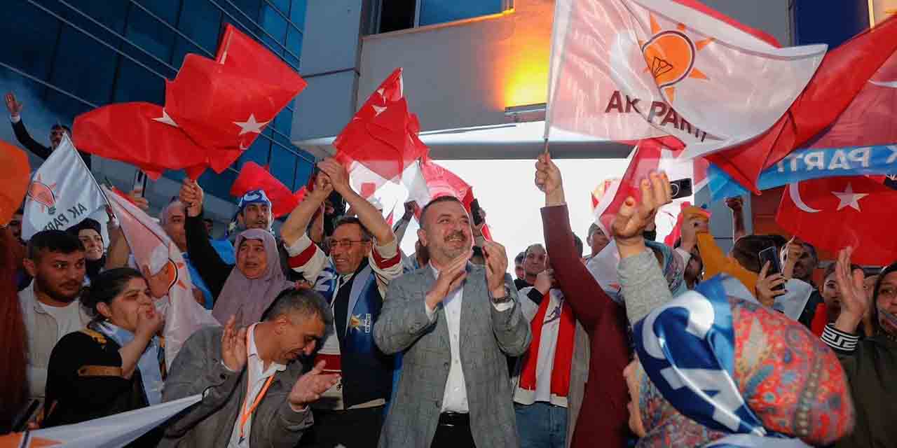 Sincan’da seçim zaferi büyük bir coşkuyla kutlandı