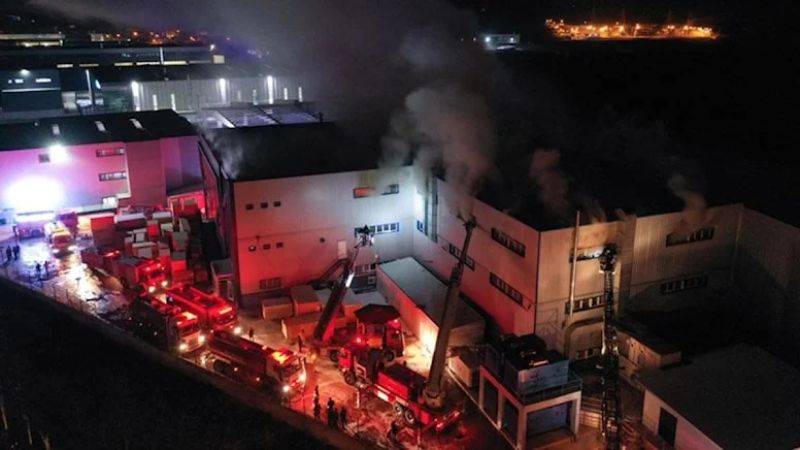 Bursa'da kauçuk fabrikasında  yangın çıktı!