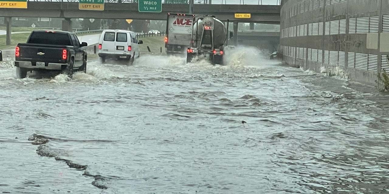 Texas'da sel felaketi yaşandı