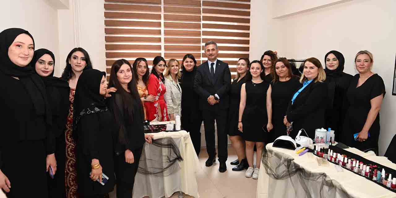 Ankara Mamak'ta Kadın Eli Kadın Emeği Sergilerine büyük ilgi
