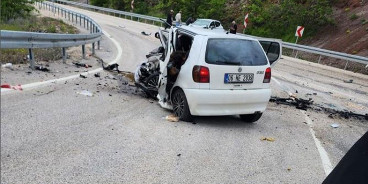 Ankara’da iki otomobil kafa kafaya çarpıştı! Çok sayıda can kaybı var