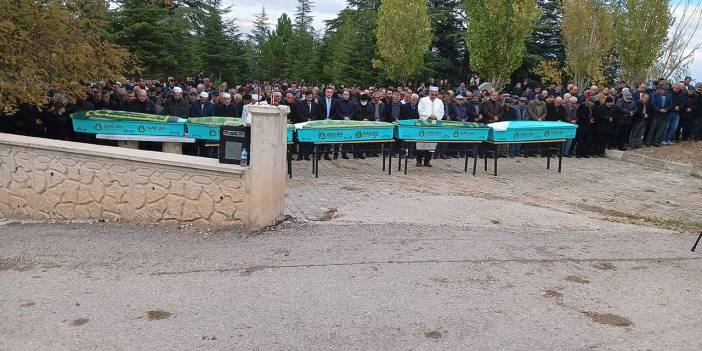 Ankara Sincan'da katledilen 5 kişi toprağa verildi