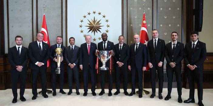 Cumhurbaşkanı Erdoğan, Beşiktaş'ı Külliye'de ağırladı