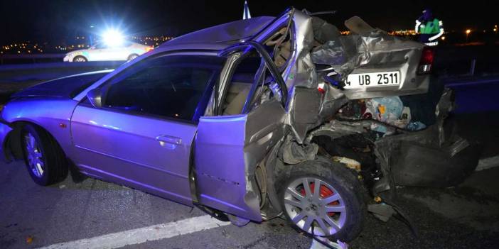 Kırıkkale-Ankara yolunda büyük kaza: Ambulans, duran araca çarptı, 1 kişi öldü 5 kişi yaralandı