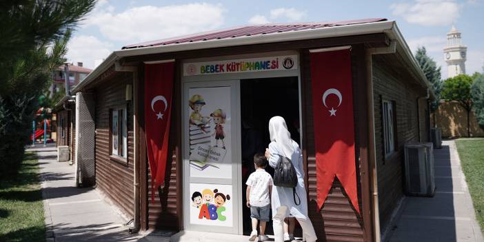 Sincan'da minikler anneleriyle birlikte turşu kurdu