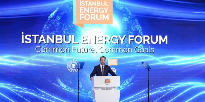 Bakan Bayraktar: Türkiye'nin elektrik ihtiyacı artık tamamıyla yenilenebilir enerjiyle karşılanıyor