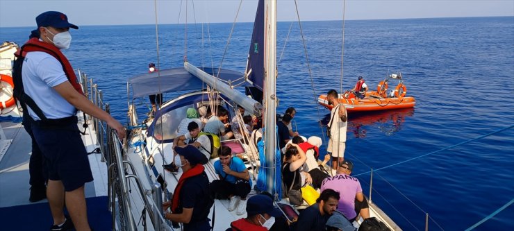 Bodrum açıklarında 118 düzensiz göçmen kurtarıldı, 18 düzensiz göçmen yakalandı