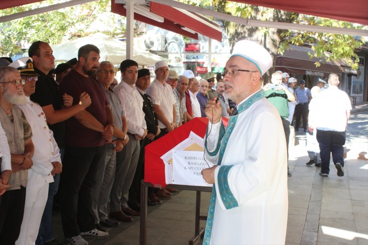 Çanakkale'de Kıbrıs gazisi son yolculuğuna uğurlandı