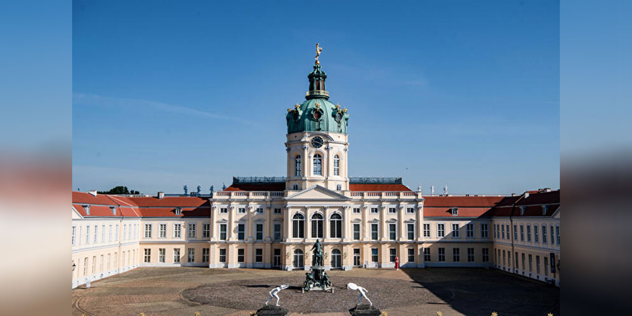 charlottenburg-sarayi.jpg