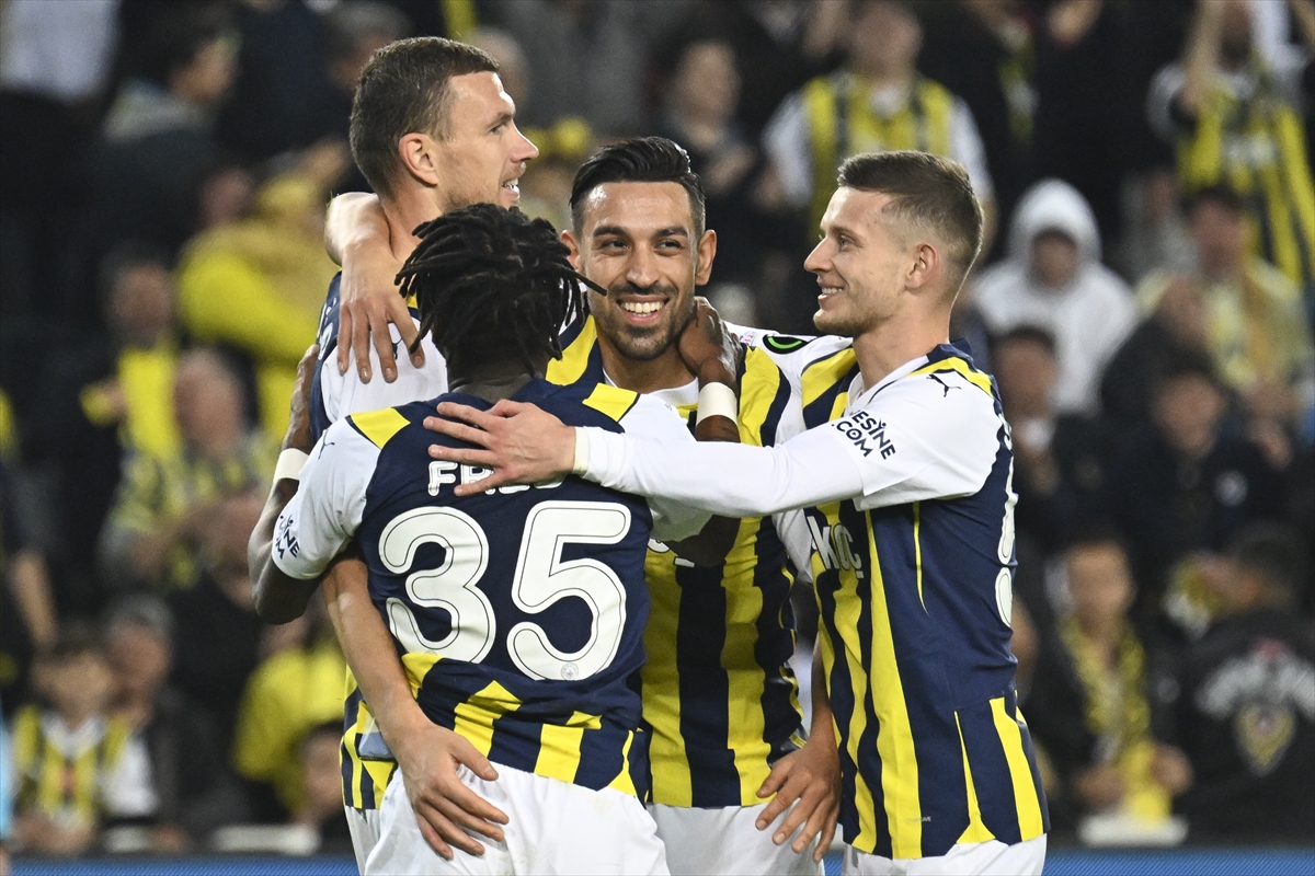 aa-20231214-33186473-33186471-fenerbahce-spartak-trnava.jpg