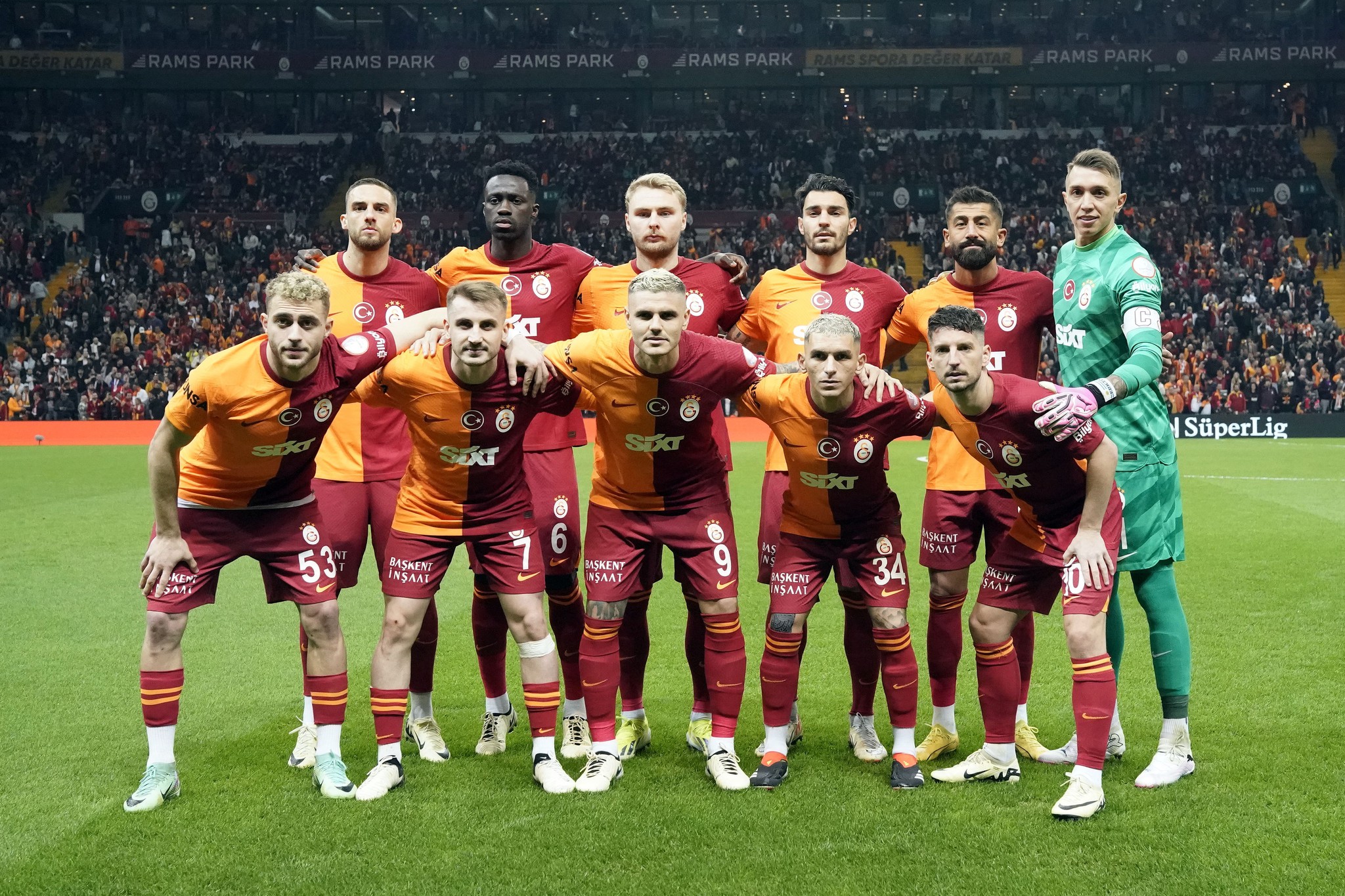 galatasaray-haberi-okan-buruktan-sparta-prag-maci-oncesi-flas-karar-1707838419319.jpg