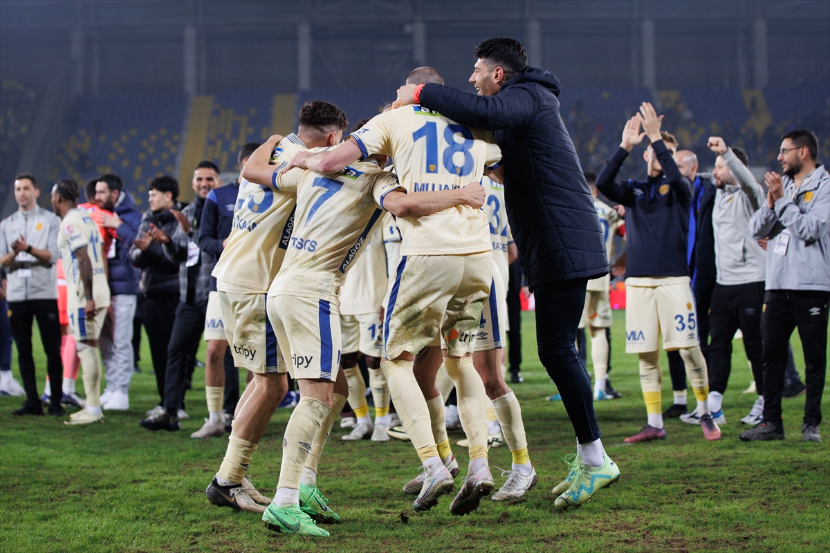 aa-20240227-33829561-33829560-mke-ankaragucu-fenerbahce.jpg