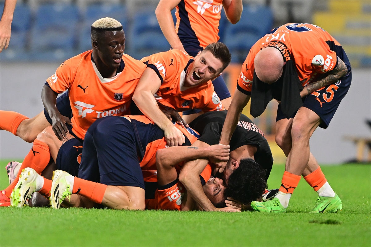 aa-20240818-35433798-35433797-rams-basaksehir-corendon-alanyaspor.jpg