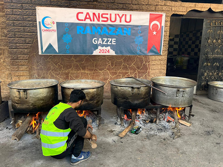 gazze-cansuyu-asevi-ve-yemek-dagitimi.jpg