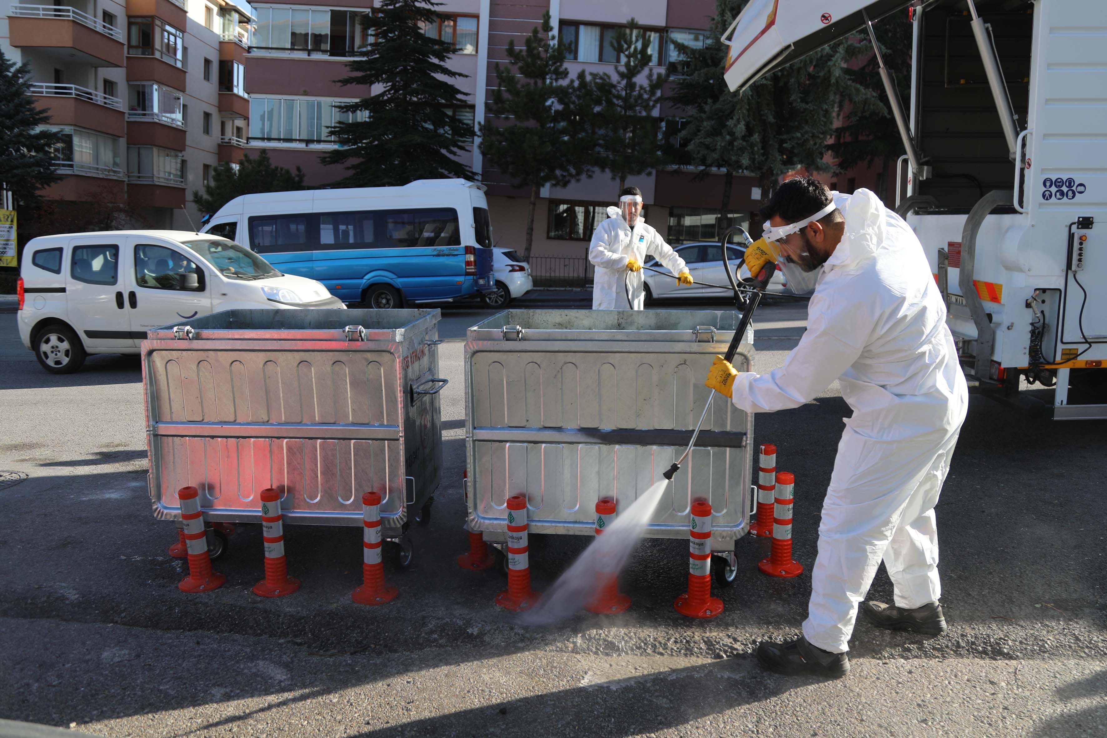 2024-10-16-temizlik-lizbon-caddesi-konteyner-temizligi-1.jpg