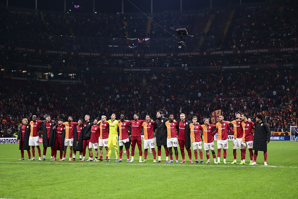 aa-20241107-36135822-36135814-galatasaray-tottenham.jpg