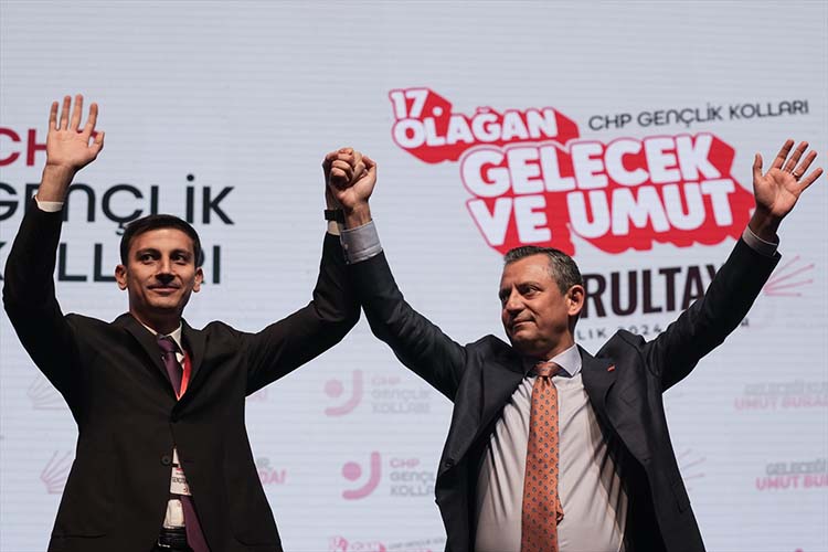 aa-20241201-36348725-36348712-chp-genel-baskani-ozel-17-olagan-genclik-kollari-kurultayinda-konustu.jpg