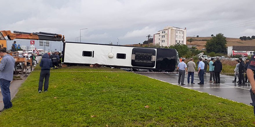 Çanakkale'de yolcu otobüsü devrildi! Yaralılar var