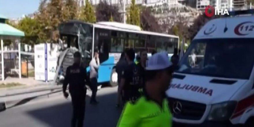 Başkent'te halk otobüsü durağa girdi: 3 ölü!